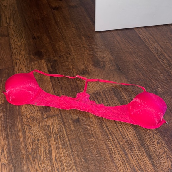 Update * 2 bras together - Size 34 C red, black doesn’t have tag - Picture 5 of 16